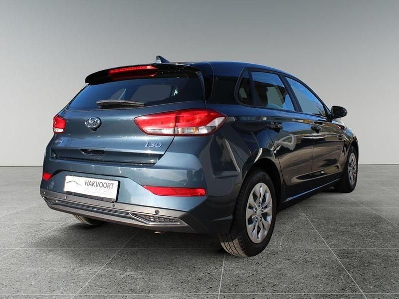 Gebraucht Hyundai i30 120 PS (88 kW) 2023 Blau teal Limousine