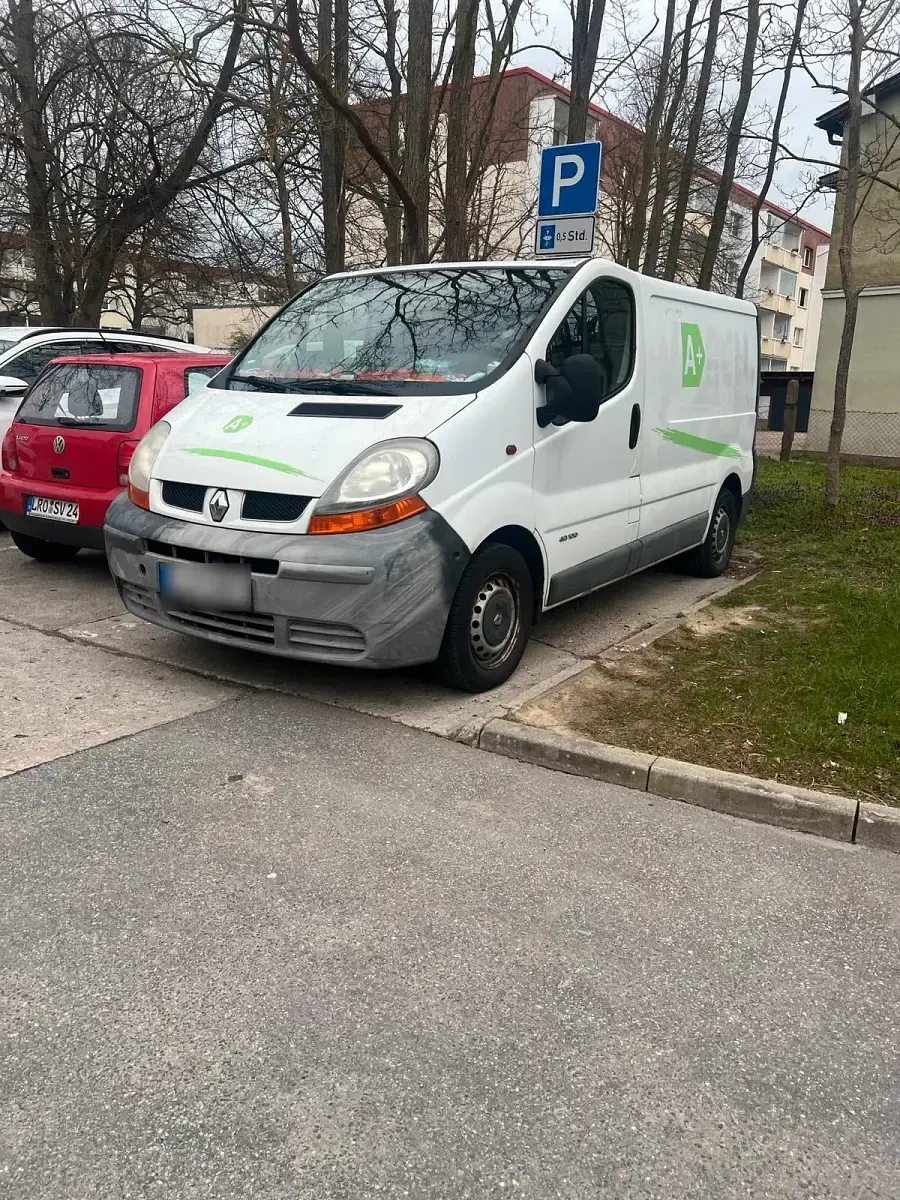 Gebraucht Renault Trafic 100 PS (73 kW) 2004 Weiß Van / Kleinbus