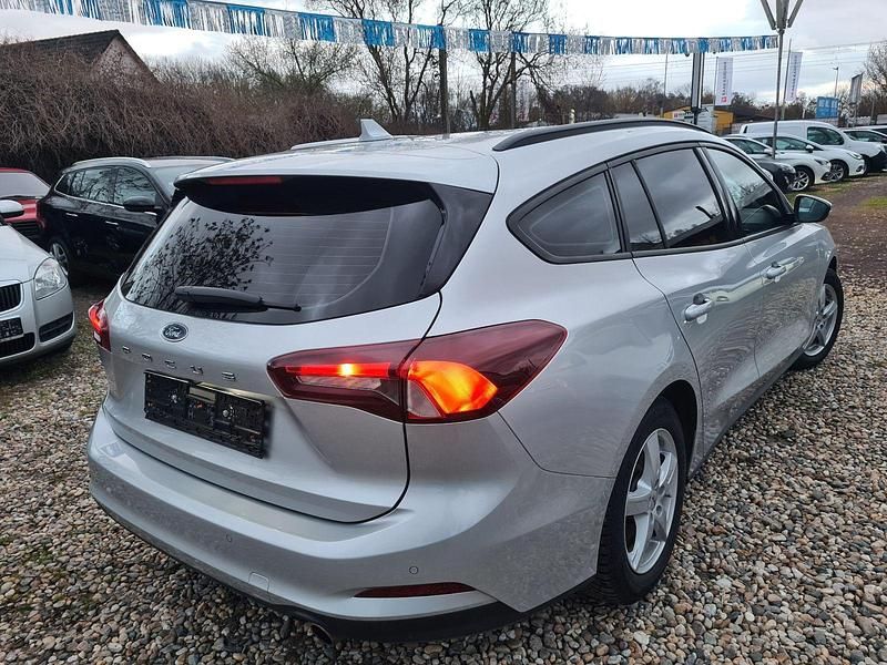 Gebraucht Ford Focus 120 PS (88 kW) 2022 Silber Kombi