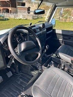 Gebraucht Land Rover Defender 122 PS (89 kW) 2014 Weiß Kombi