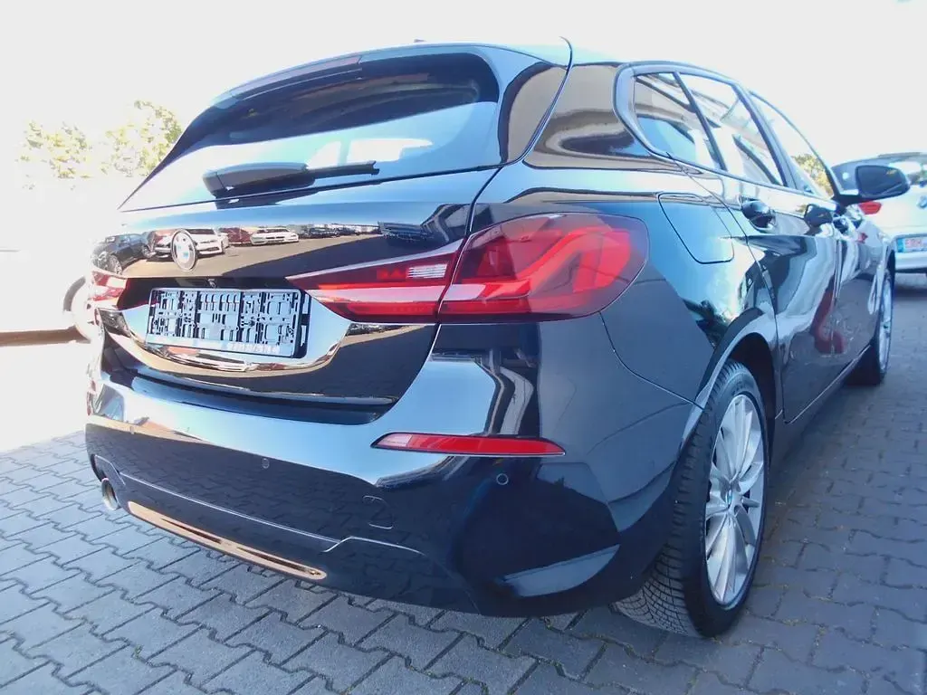 Gebraucht BMW 118 136 PS (100 kW) 2022 Schwarz Limousine