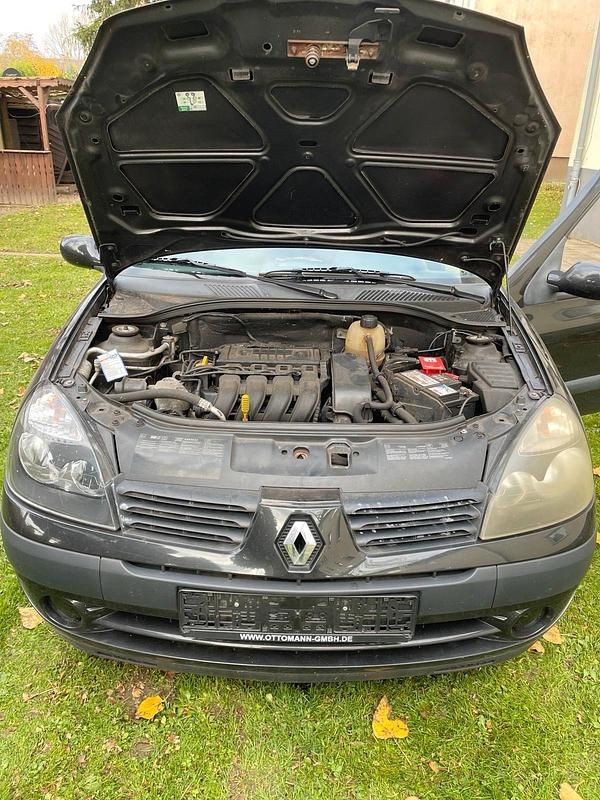 Schwarz Gebraucht 2003 Renault Clio II Kleinwagen | 600 € (Superpreis) - Bild 1/4