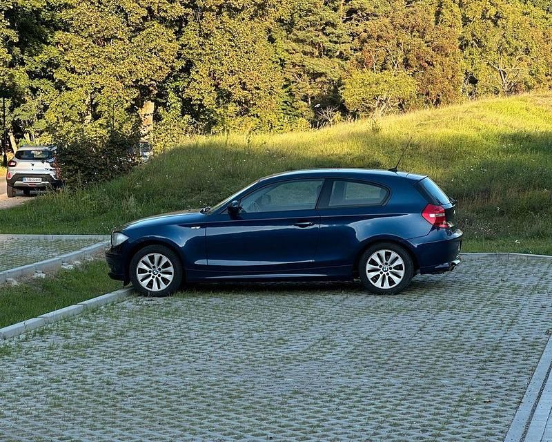 Gebraucht BMW 118 Advantage 143 PS (105 kW) 2010 Blau Kleinwagen