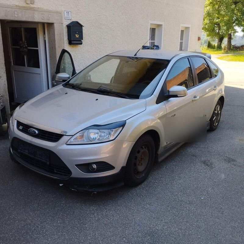 Silber Gebraucht 2010 Ford Focus Limousine | 2.450 € (Guter Preis) - Bild 1/4