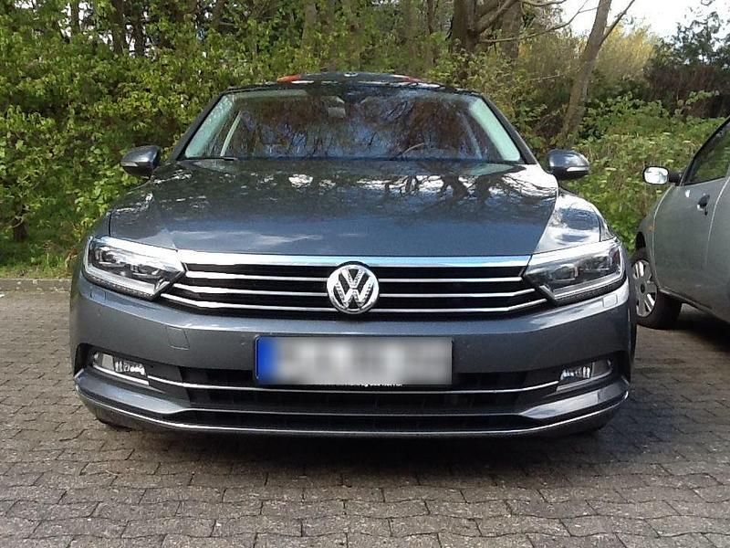 Gebraucht VW Passat Highline 190 PS (139 kW) 2015 Grau Limousine