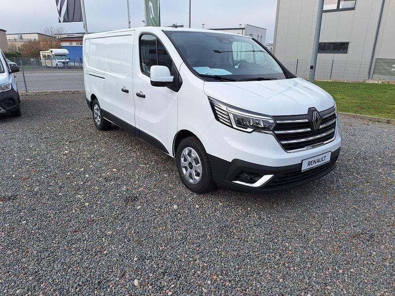 Weiß (weiß) Neu 2026 Renault Trafic Komfort Van / Kleinbus | 35.990 € (Etwas zu teuer) - Bild 1/4