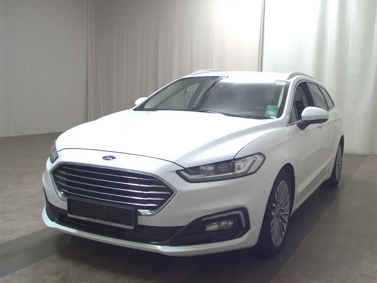 Gebraucht Ford Mondeo Titanium 190 PS (139 kW) 2022 Frostweiß Kombi