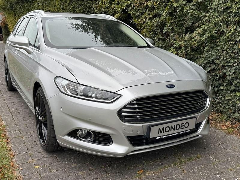 Gebraucht Ford Mondeo Titanium 160 PS (117 kW) 2016 Silber Kombi