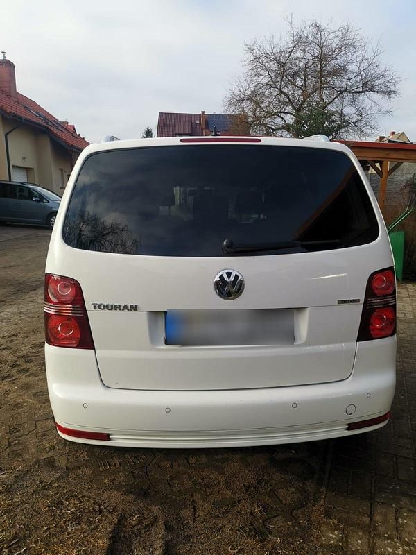 Gebraucht VW Touran 140 PS (102 kW) 2010 Weiß Van / Kleinbus