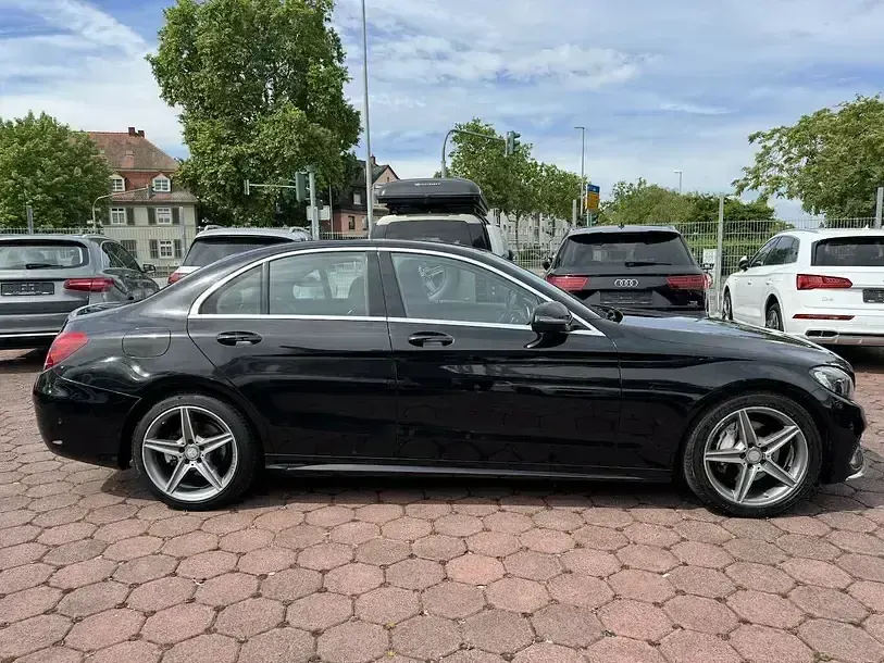 Gebraucht Mercedes C220 AMG line 170 PS (125 kW) 2016 Obsidianschwarz (metallic) Limousine