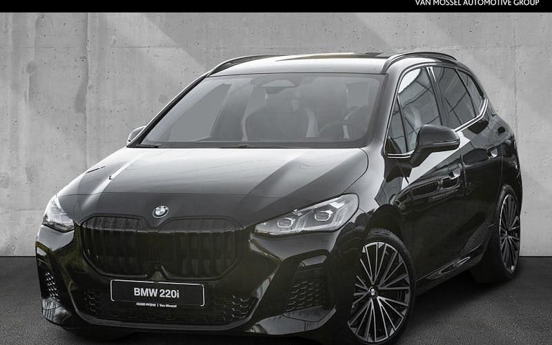 Neu BMW 220 170 PS (125 kW) 2026 Schwarz Kombi