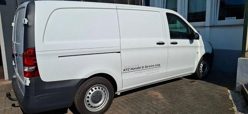 Weiß Gebraucht 2019 Mercedes Vito Van / Kleinbus | 12.850 € (Guter Preis) - Bild 1/4