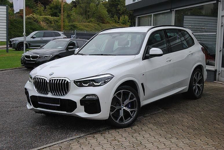 Mineralweiss Gebraucht 2020 BMW X5 M Sport SUV | 55.990 € (Guter Preis) - Bild 1/4