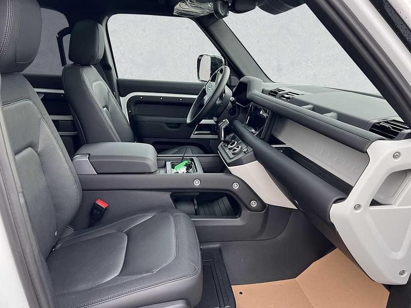 Gebraucht Land Rover Defender SE Dynamic 252 PS (185 kW) 2023 Fuji white SUV