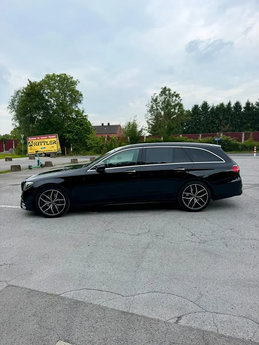 Gebraucht Mercedes E400 AMG 340 PS (250 kW) 2018 Schwarz Kombi