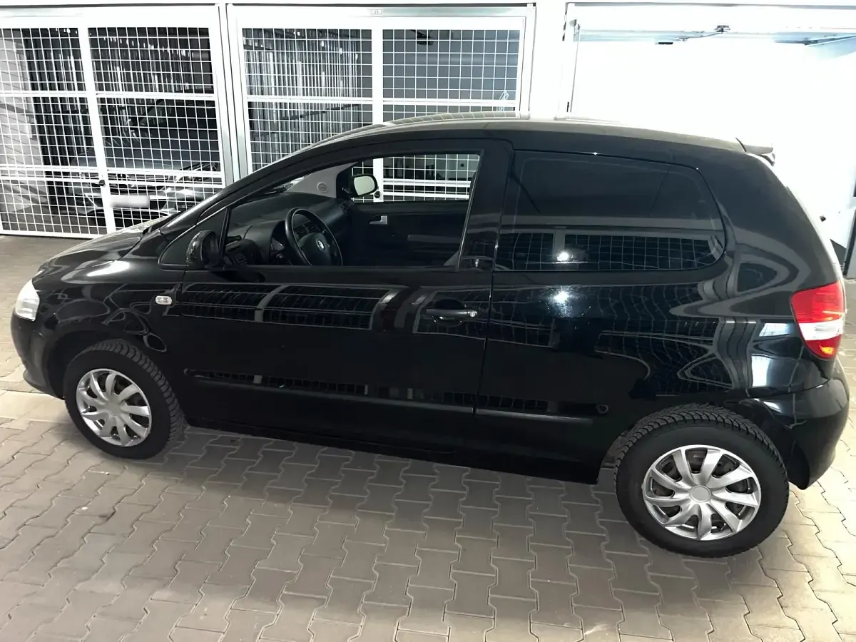 Używany VW Fox 55 KM (40 kW) 2007 Czarny Hatchback