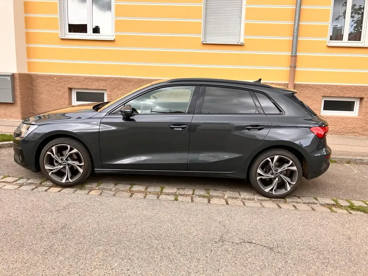 Używany Audi A3 150 KM (110 kW) 2023 Szary Sedan/Limuzyna