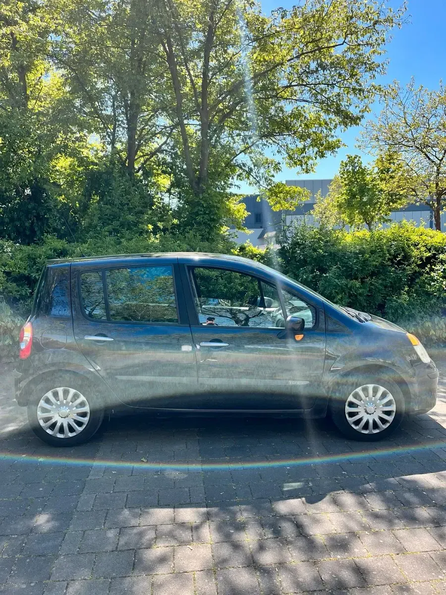 Używany Renault Modus Authentique 101 KM (74 kW) 2005 Czarny Minivan