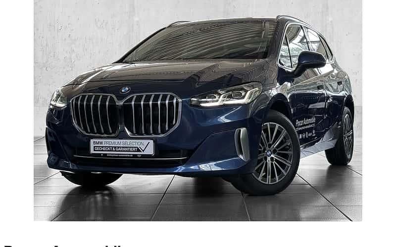 Blau Gebraucht 2022 BMW 218 Luxury Line Kombi | 25.880 € (Fairer Preis) - Bild 1/4