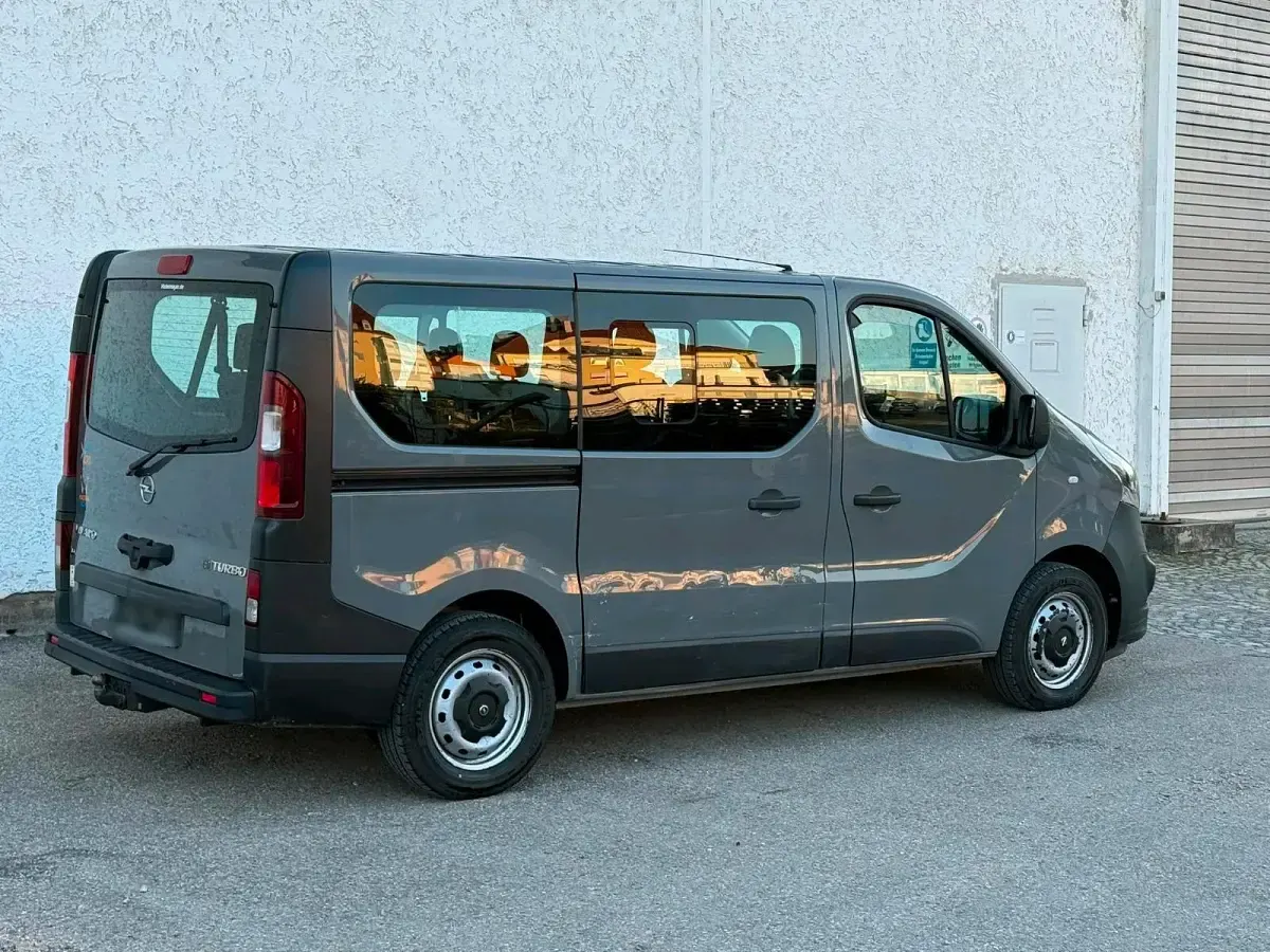 Gebraucht Opel Vivaro S 120 PS (88 kW) 2016 Grau Van / Kleinbus