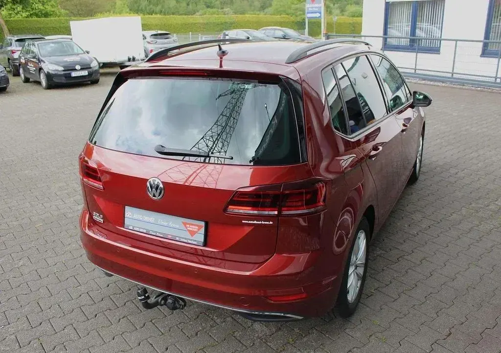Gebraucht VW Golf 150 PS (110 kW) 2020 Cranberry red metallic Van / Kleinbus