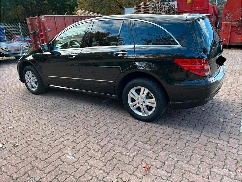 Gebraucht Mercedes R320 224 PS (164 kW) 2009 Schwarz Van / Kleinbus