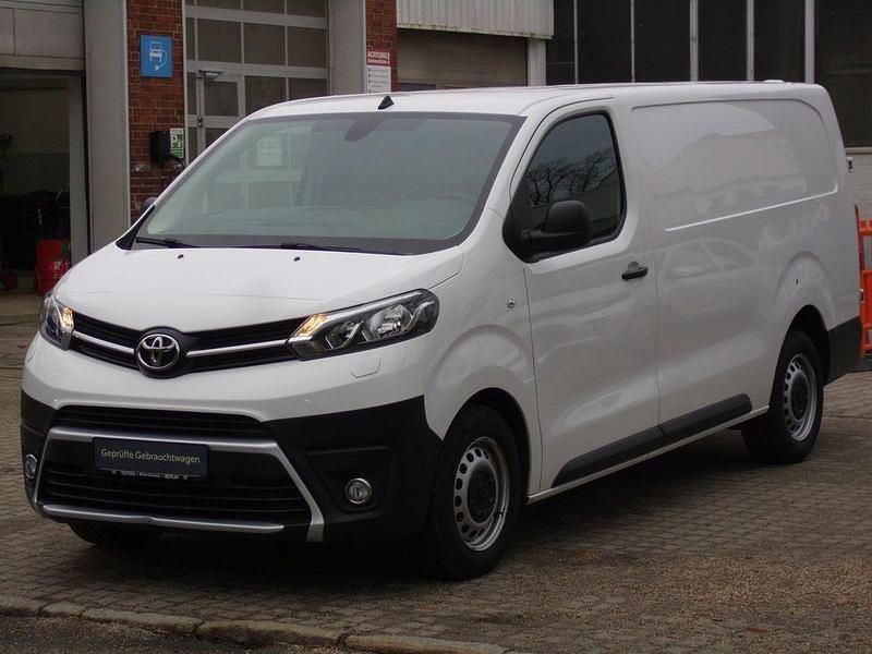 Gebraucht Toyota Proace 122 PS (89 kW) 2021 Schaumweiß Van / Kleinbus