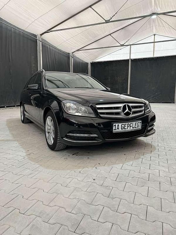 Gebraucht Mercedes C180 156 PS (114 kW) 2011 Schwarz Kombi