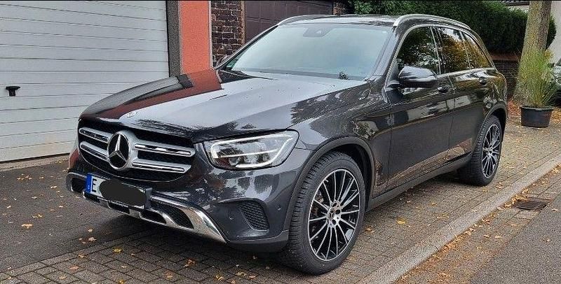 Schwarz Gebraucht 2021 Mercedes GLC220 SUV | 36.200 € (Fairer Preis) - Bild 1/4