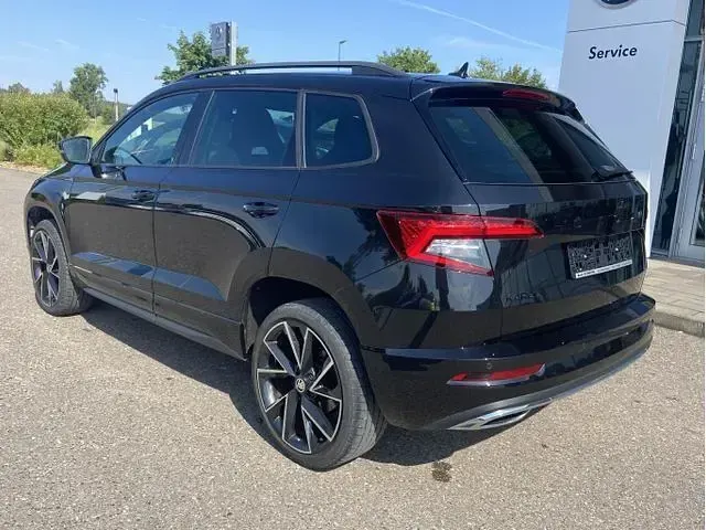 Gebraucht Skoda Karoq SportLine 150 PS (110 kW) 2022 Schwarz SUV