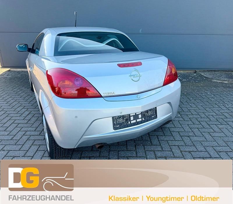 Gebraucht Opel Tigra Edition 90 PS (66 kW) 2008 Silber Cabrio