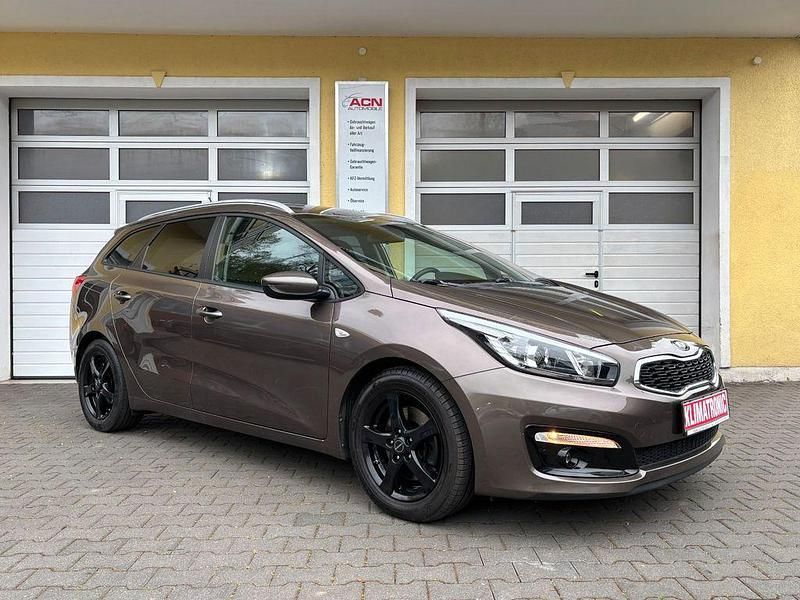 Gebraucht Kia Ceed 135 PS (99 kW) 2016 Braun Kleinwagen
