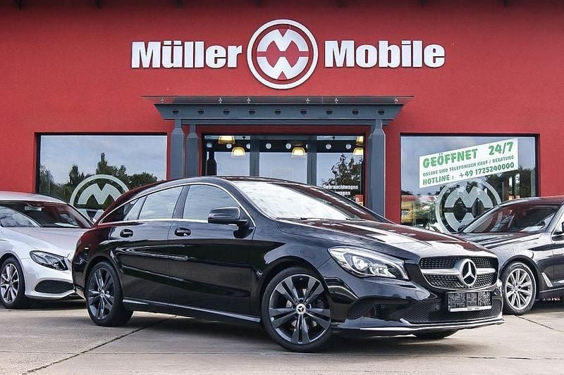 Kosmosschwarz Gebraucht 2019 Mercedes CLA200 Shooting Brake Kombi | 22.900 € (Fairer Preis) - Bild 1/4