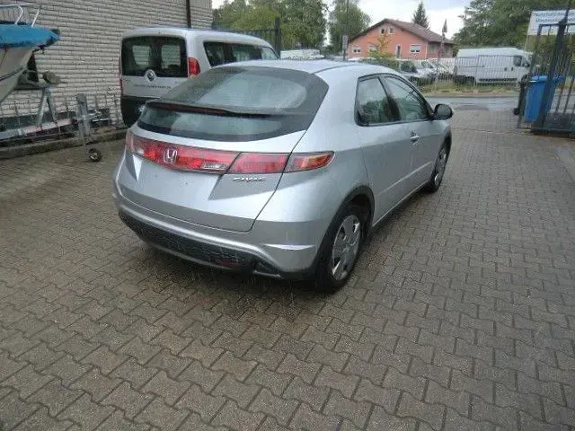 Gebraucht Honda Civic 83 PS (61 kW) 2007 Silber Limousine