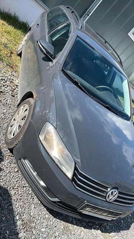 Gebraucht VW Passat 105 PS (77 kW) 2011 Silber Kombi