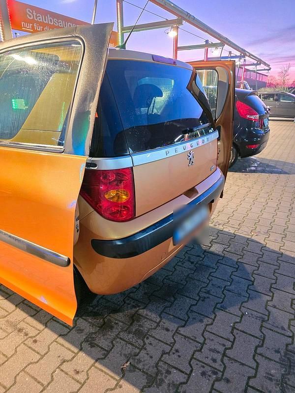 Gebraucht Peugeot 1007 73 PS (53 kW) 2007 Gelb Van / Kleinbus