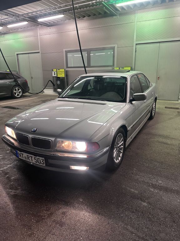 Silber Gebraucht 1997 BMW 740 Performance Limousine | 5.500 € (Superpreis) - Bild 1/4