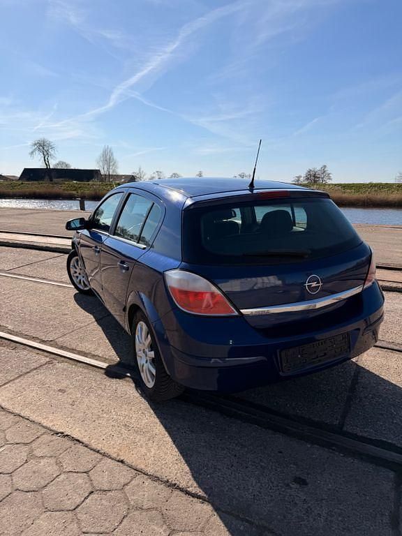 Gebraucht Opel Astra 90 PS (66 kW) 2004 Blau Limousine