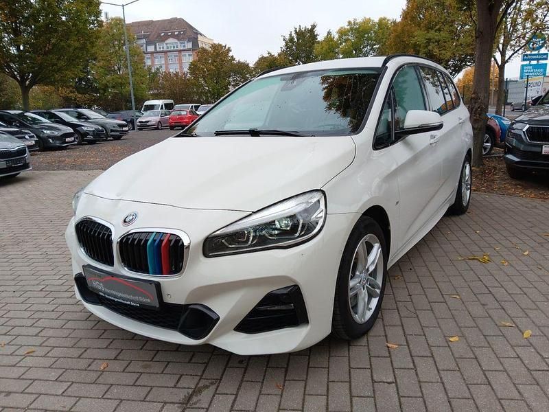 Weiß Gebraucht 2022 BMW 218 M Sport Kombi | 24.990 € (Guter Preis) - Bild 1/4