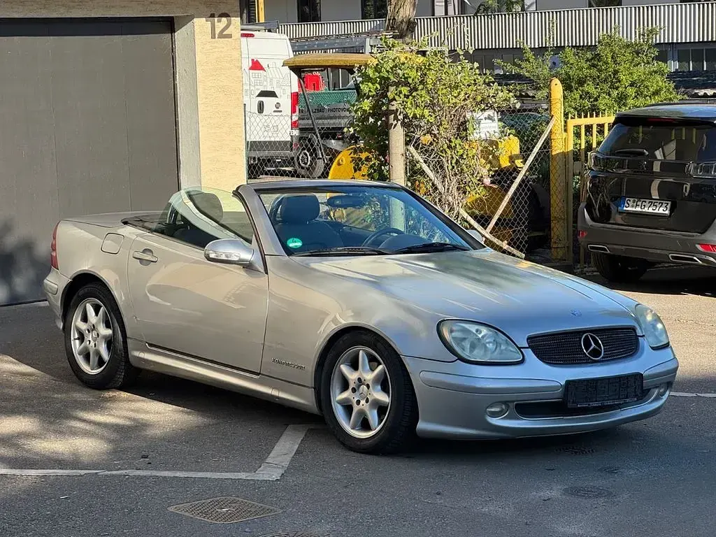 Gebraucht Mercedes SLK200 163 PS (119 kW) 2002 Silber Cabrio
