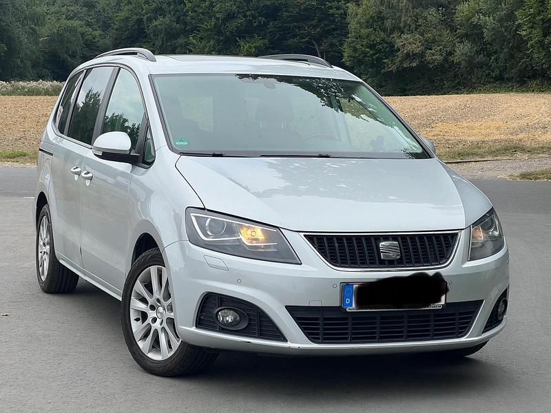 Silber Gebraucht 2011 Seat Alhambra Van / Kleinbus | 6.499 € (Superpreis) - Bild 1/4