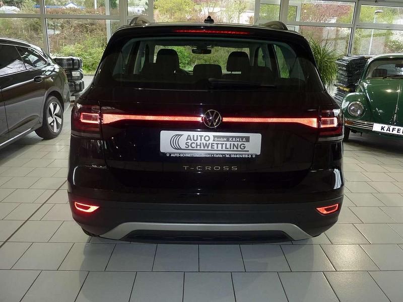 Gebraucht VW T-Cross Life 110 PS (80 kW) 2024 Deep black perleffekt SUV