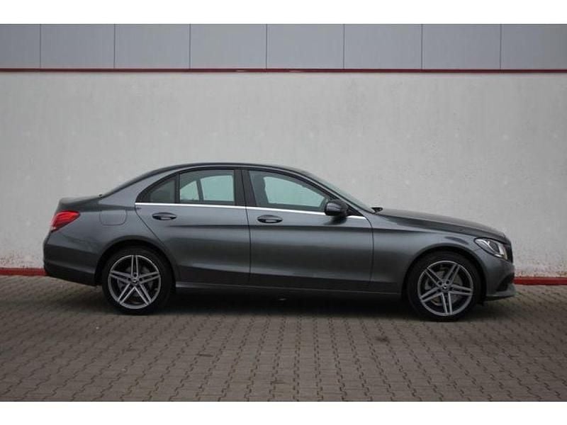 Gebraucht Mercedes C180 116 PS (85 kW) 2019 Selenitgrau  metalliclack 992u (metallic) Limousine