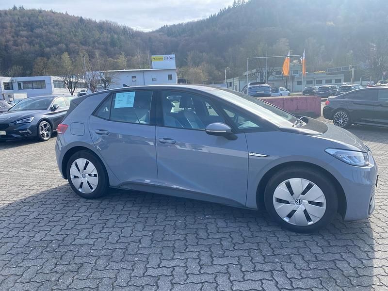 Gebraucht VW ID.3 Pro 106 kW (145 PS) 2022 Mondsteingrau Kleinwagen