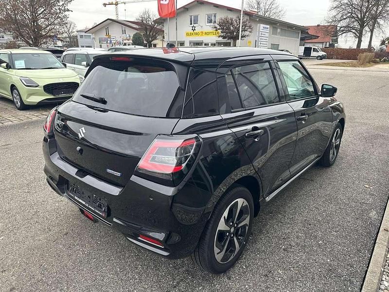 Neu Suzuki Swift Comfort+ 83 PS (61 kW) 2025 Super black pearl met... Kleinwagen