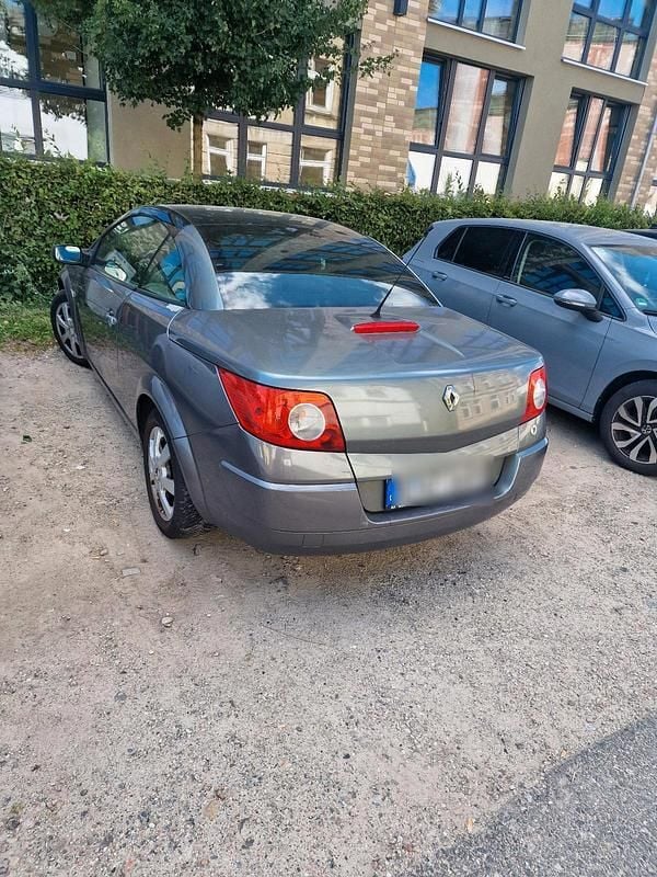 Grau Gebraucht 2004 Renault Mégane Cabriolet Cabrio | 1.200 € (Superpreis) - Bild 1/4