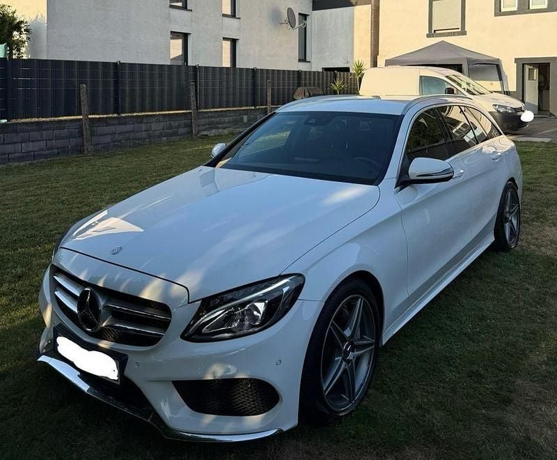 Weiß Gebraucht 2016 Mercedes C200 AMG line Limousine | 16.999 € (Guter Preis) - Bild 1/4