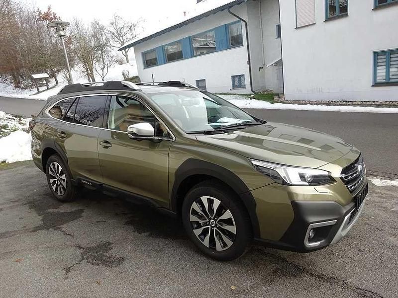 Neu Subaru Outback Platinum 169 PS (124 kW) 2025 Grün Limousine