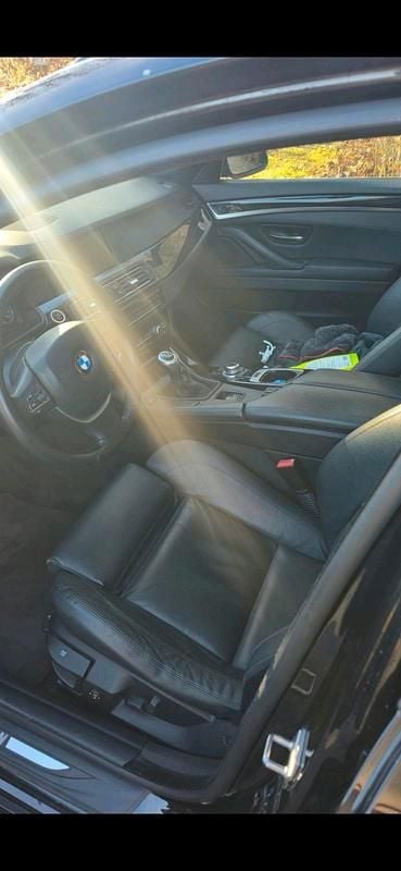 Gebraucht BMW 530 245 PS (180 kW) 2010 Schwarz Kombi