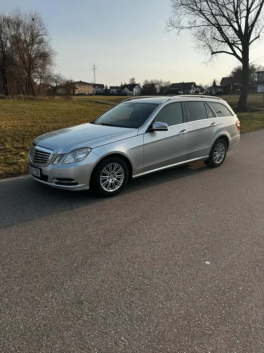 Gebraucht Mercedes E220 170 PS (125 kW) 2012 Silber Kombi